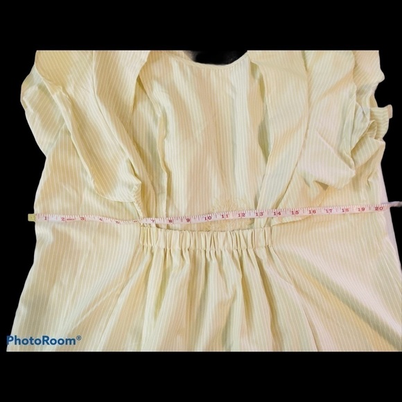 NWT Angela Plus Size Blouse Sleeveless Cream - Picture 3 of 13